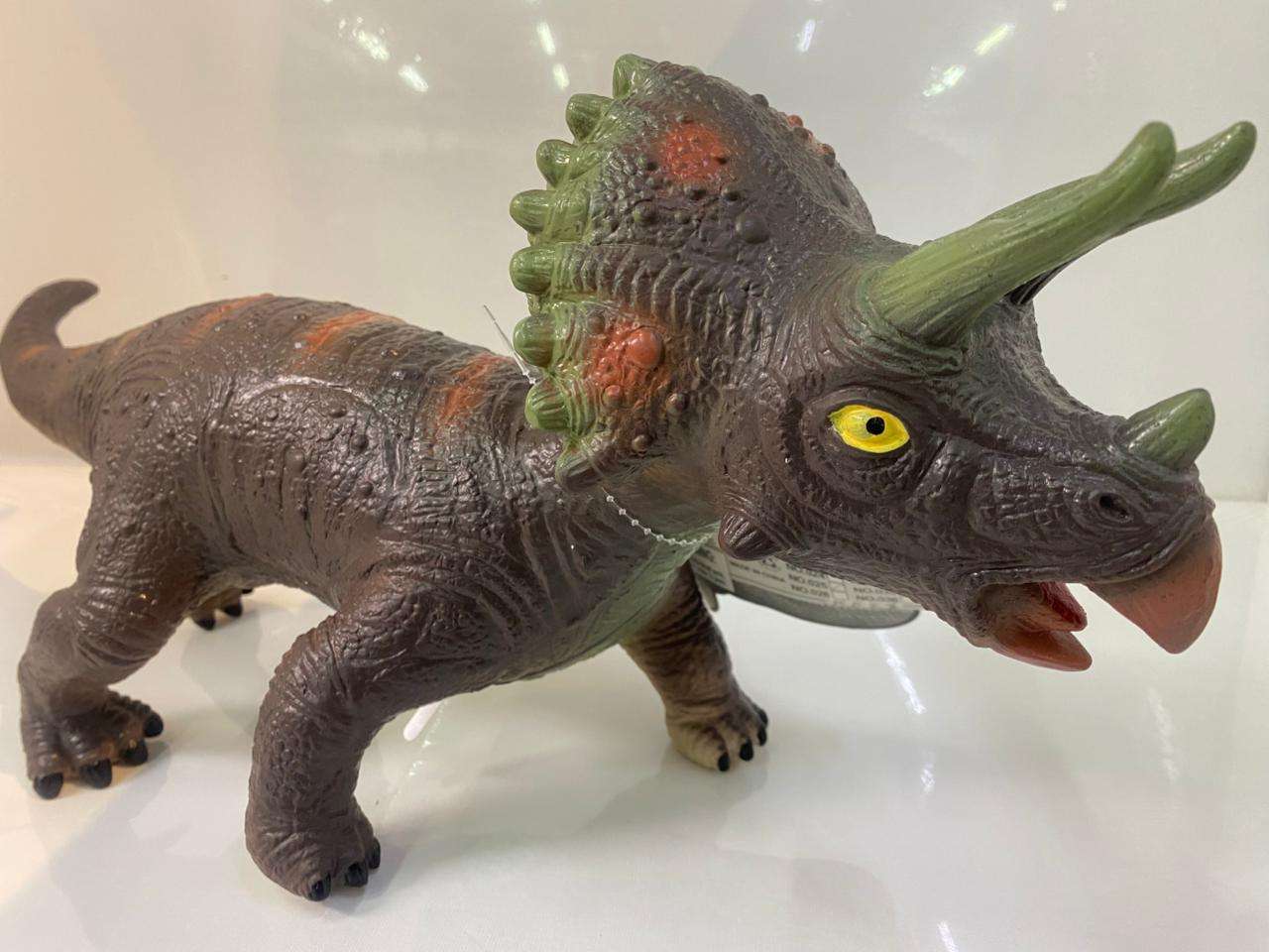 Dinosaur toy (medium)